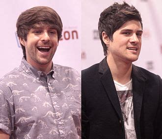 Smosh Wiki .